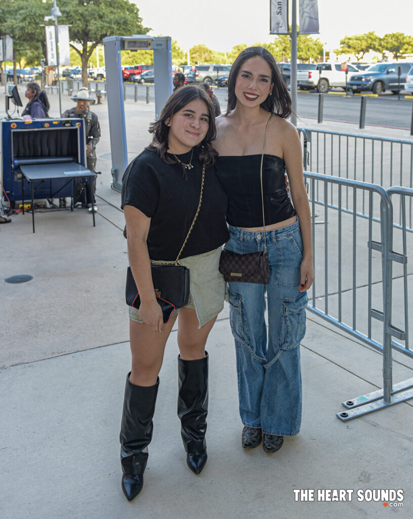 Fans - Peso Pluma - Photo: Nacho DelaGarza