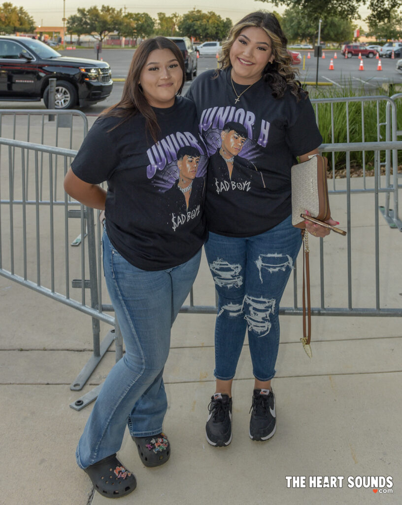 Fans - Junior H - Photo: Nacho DelaGarza